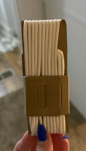 On cloud shoe laces thumbnail 1
