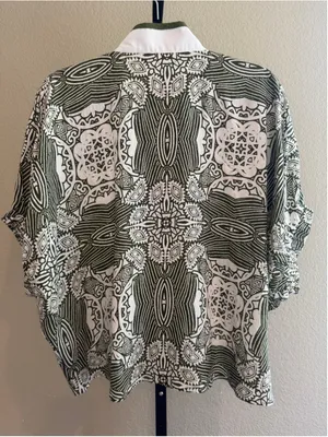 Entro Abstract Dolman Blouse Top in Green Size S thumbnail 4