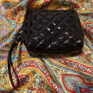 Great cosmetic bag for everyday use Black thumbnail 1