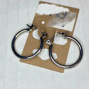 Women's Silver-Tone 0.75" Hoop Fashon Earrings New NWT thumbnail 4