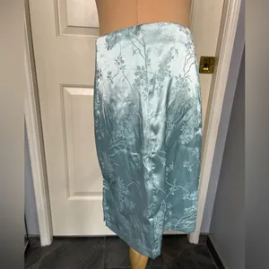 Francesca’s Blue Rain‎ Floral Embossed Satin Mini Skirt thumbnail 4