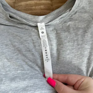 Lululemon Cates Grey Crop Tee Heather 10 thumbnail 3
