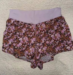 Aerie Pink‎ Floral Shorts Size Large Nwot thumbnail 1