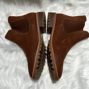 LOFT Size 10.5M Brown Faux Leather Slip On‎ Chelsea Ankle Boots. B77 thumbnail 4