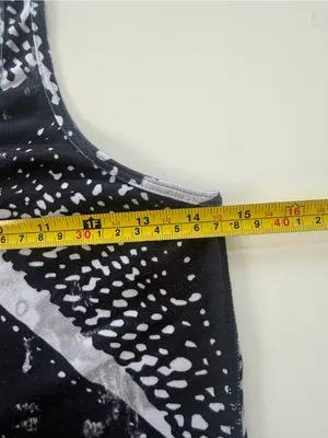 lululemon Dynamic Black White Graphic Tank Top Racerback Tank size 8 thumbnail 5
