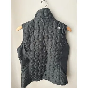 The North Face Gray Quilted Insulated Vest Floral Small thumbnail 2