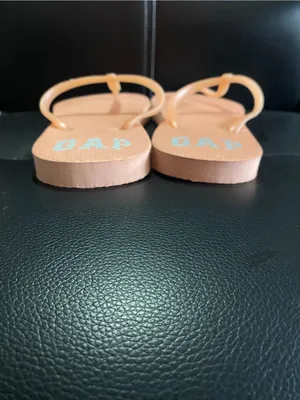GAP Women’s Tan T-Strap Sandals with Logo Size 9 thumbnail 3