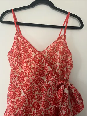 Red Cream Floral Wrap Mini Dress Small Tie Waist Beachy Resort Vacation Summer thumbnail 2