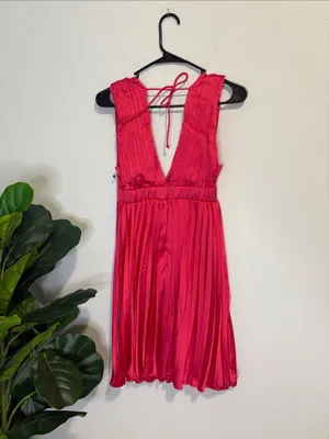 Sincerly Jules Sleeveless Pleated Mini Dress in Bright Fuchsia small thumbnail 6