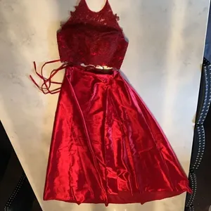 Women’s Gorgeous Red Formal Bridal Dress Two Pieces - Bodice and Skirt Size XS thumbnail 5