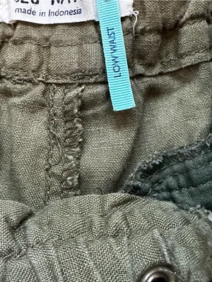 Old Navy 100% Linen Shorts Low Waist Olive Green Summer Beachy Coastal Size XS thumbnail 3