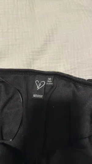 Bodycon Windsor Midi Black Dress thumbnail 2