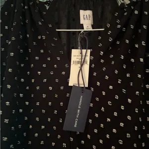 GAP Holiday Top thumbnail 3