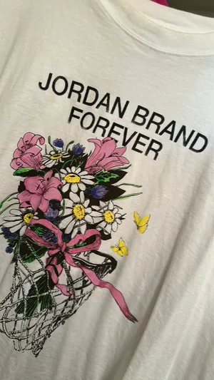 Air Jordan White Graphic Tee Large thumbnail 5