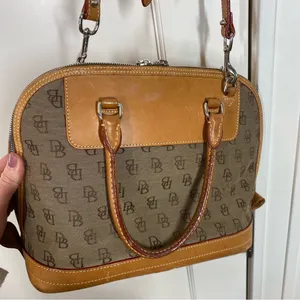 Vintage Dooney and bourke Domed‎ Signature Jacquard Tan Brown Leather Crossbody thumbnail 10