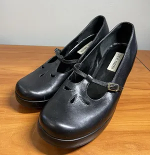 Vintage‎ Y2K Steve Madden Mariam Leather Mary Jane Heels Womens Perforated 10B thumbnail 1