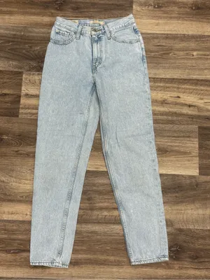 Levi's 80's Mom Jean Light Indigo Stone Wash Jeans Women’s 26 thumbnail 2