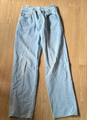 Levi's 90s Light Blue Women's Jeans thumbnail 1