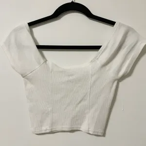 Aritzia Crop Top thumbnail 2