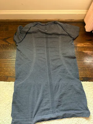 Swiftly Lululemon Tech Short Sleeve thumbnail 2