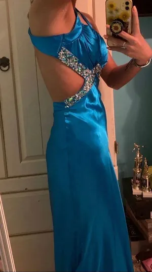 Prom Dress thumbnail 2