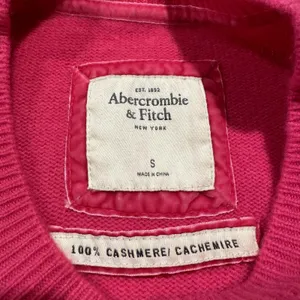 Abercrombie Cashmere Sweater Preppy Y2K Old Money Heritage Minimalist Hot Pink S thumbnail 4