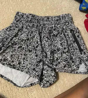 Lululemon Shorts thumbnail 1