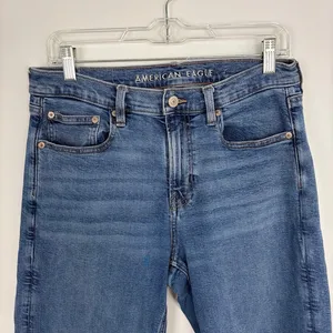 American Eagle Stretch 90s Straight Jean Medium Wash High Rise Classic Size 10 thumbnail 3