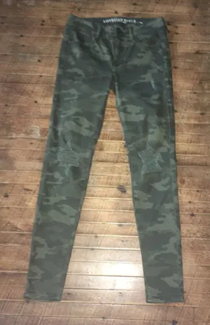 American Eagle camo distressed size 4 jeggings Green thumbnail 1