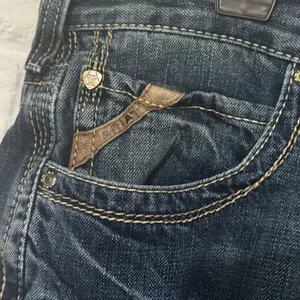 Ariat M5 Ridgeline Gambler Jeans Men 36x30 Blue Denim Whiskered Y2k Straight Leg thumbnail 2