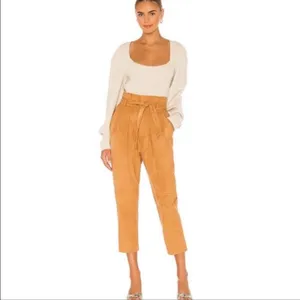 Free People NWT Nightfall Vegan Suede Paperbag Waist Cropped Pants Size 2 thumbnail 4