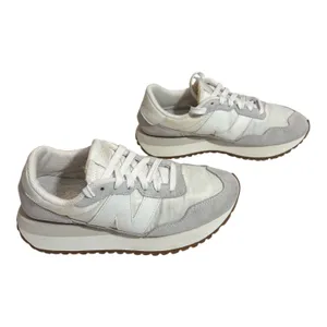 New Balance 237 Women's White and Light Gray Retro Runner Sneakers thumbnail 3