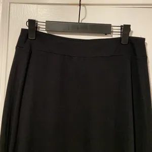 Joe B Size L Black Pull On High Double Slit Stretchy Flowy Maci Skirt thumbnail 2