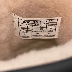 UGG Women’s Waterproof Shearling Ankle Boots – Size 7 thumbnail 5