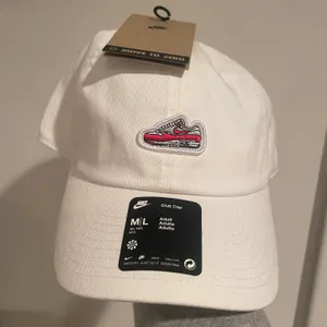 Nike Adult Unisex Club Unstructured Graphic Sneaker Air Max Cap Sz M/L NWT thumbnail 1