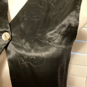 Elegant Black Women's Vest thumbnail 3