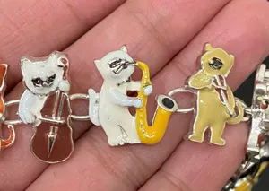 Adorable Silver-tone Enameled Musical Cat Playing Misic Instruments Bracelet 31g thumbnail 11
