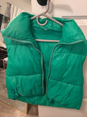 Amazon Green Puffer Vest Cropped thumbnail 1