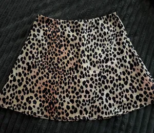 Princess Polly leopard print mini skirt thumbnail 1