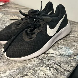 Nike Black and White Sneakers thumbnail 3
