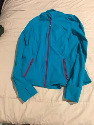 Lululemon jacket  thumbnail 3