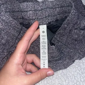 Lululemon Hotty Hot Shorts 4" thumbnail 6