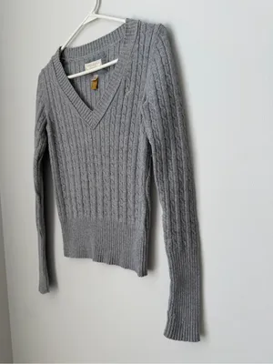 American Eagle Outfitters Y2K Grey Cable Knit V-Neck Sweater Womens Medium thumbnail 2