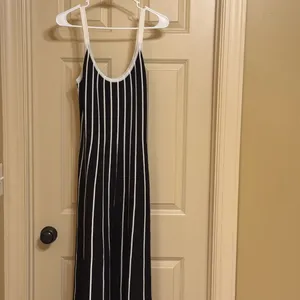 Evenuel Black & White Striped Midi Dress - Classic Sleeveless Style thumbnail 6