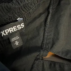 EXPRESS Black Halter Smocked Back Crop Top Medium thumbnail 5