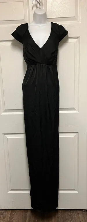 Azazie Allessia Black A-Line Satin Pleated Floor-Length Maternity Dress thumbnail 2