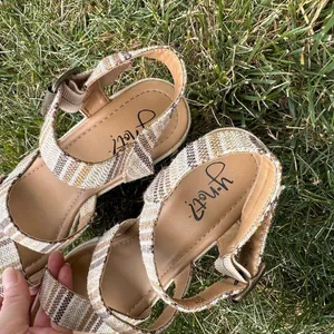 Y Not Bea Strappy Wedge Textured Sandals Womens 9 Natural Stripes Boho Platform thumbnail 6
