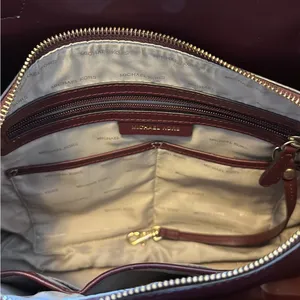 Michael Kors Leather Shoulder Bag thumbnail 4