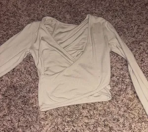 Lululemon Crop Top Long Sleeve  thumbnail 1