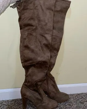 Womens Charlotte Russe Over The Knee Brown Heeled Boots thumbnail 1